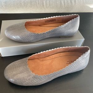 Vionic Spark Juliet Flats Size 8.5 Color: Shadow/Grey